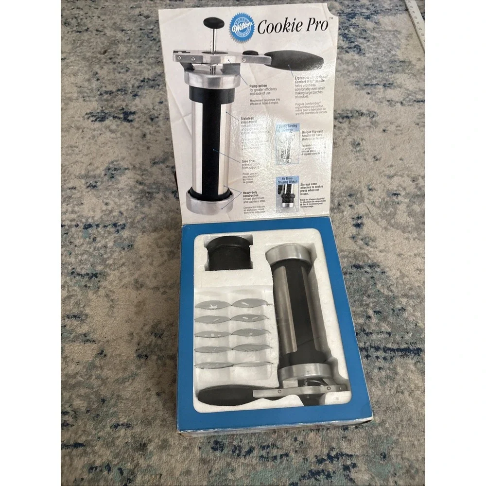 VTG WILTON Cookie Pro Very Fun Cookie Press 10 Disks Used But Great Condition